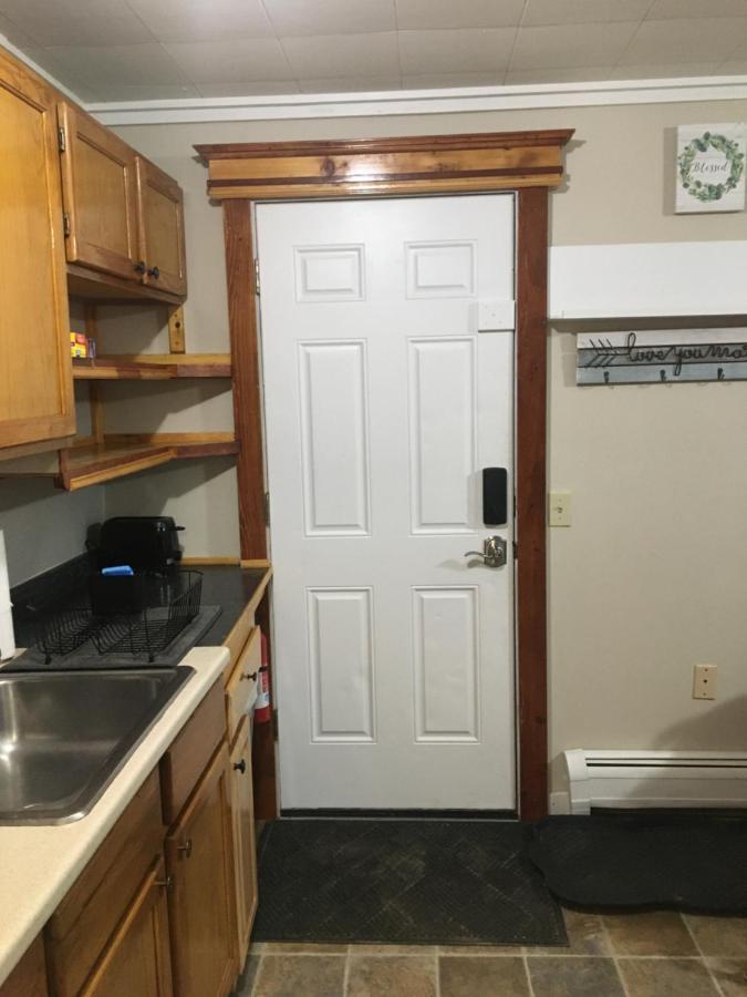 Just Like Being At Home- Newly Renovated Unit North Troy Exterior photo